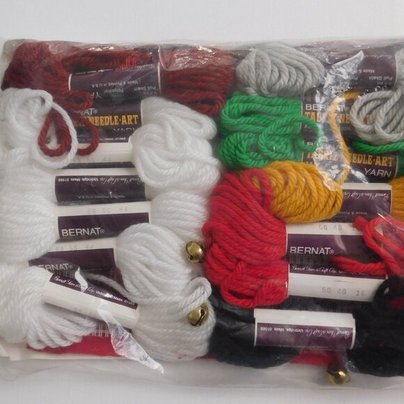 BUCILLA CHRISTMAS STOCKING CRAFT KIT SEALED NIP NEEDLE POINT - VESTED BEAR 17" - Picture 3 of 5